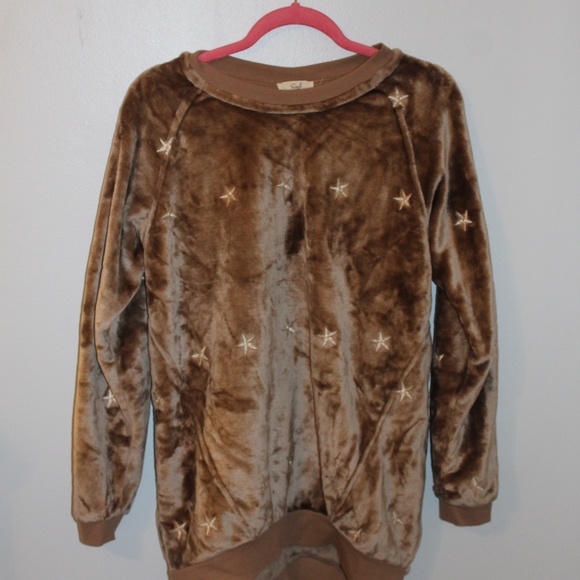 STAR sweatshirt - Picture 2 of 5